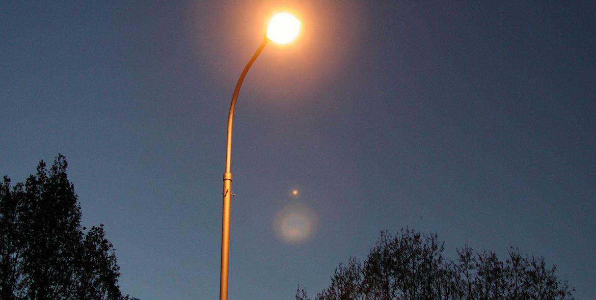Świecąca lampa uliczna
