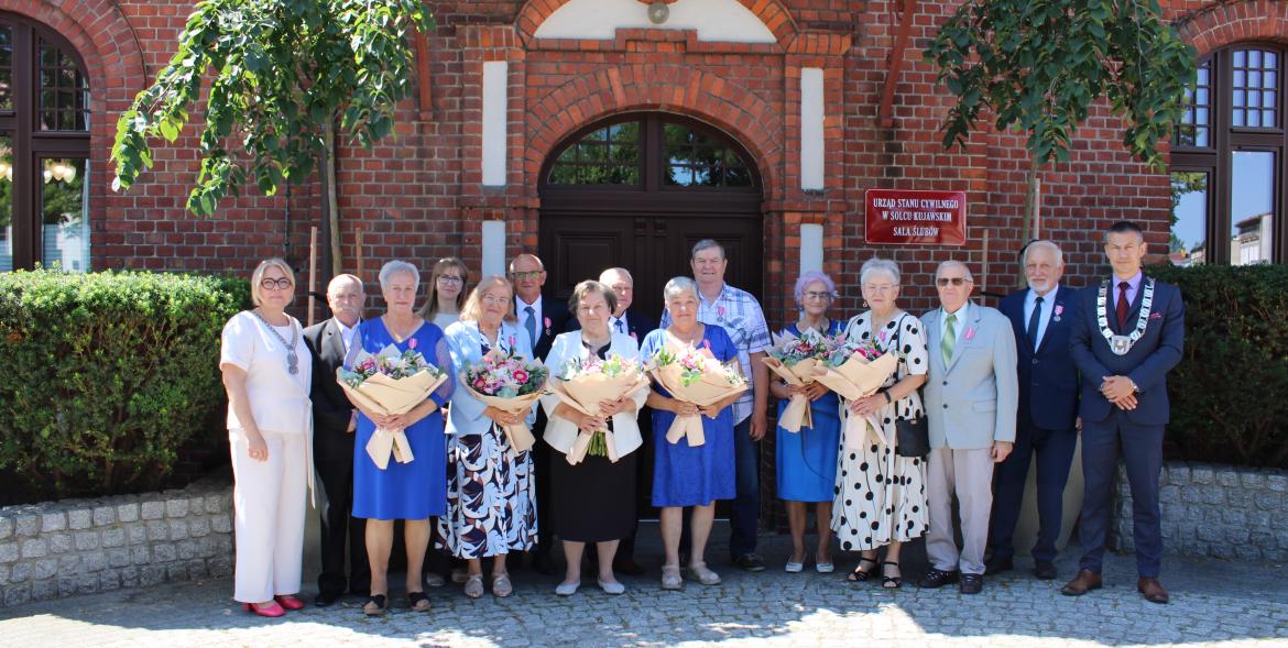 Współne zdjęcie przed wejściem do USC.