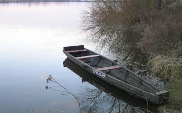 Stara łódka na Wiśle.